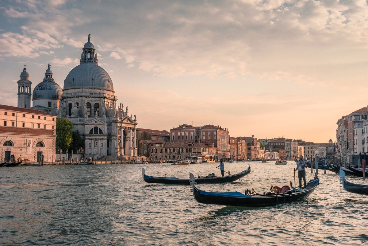 Званично прва у свијету: Венеција туристима наплаћује улазак у град